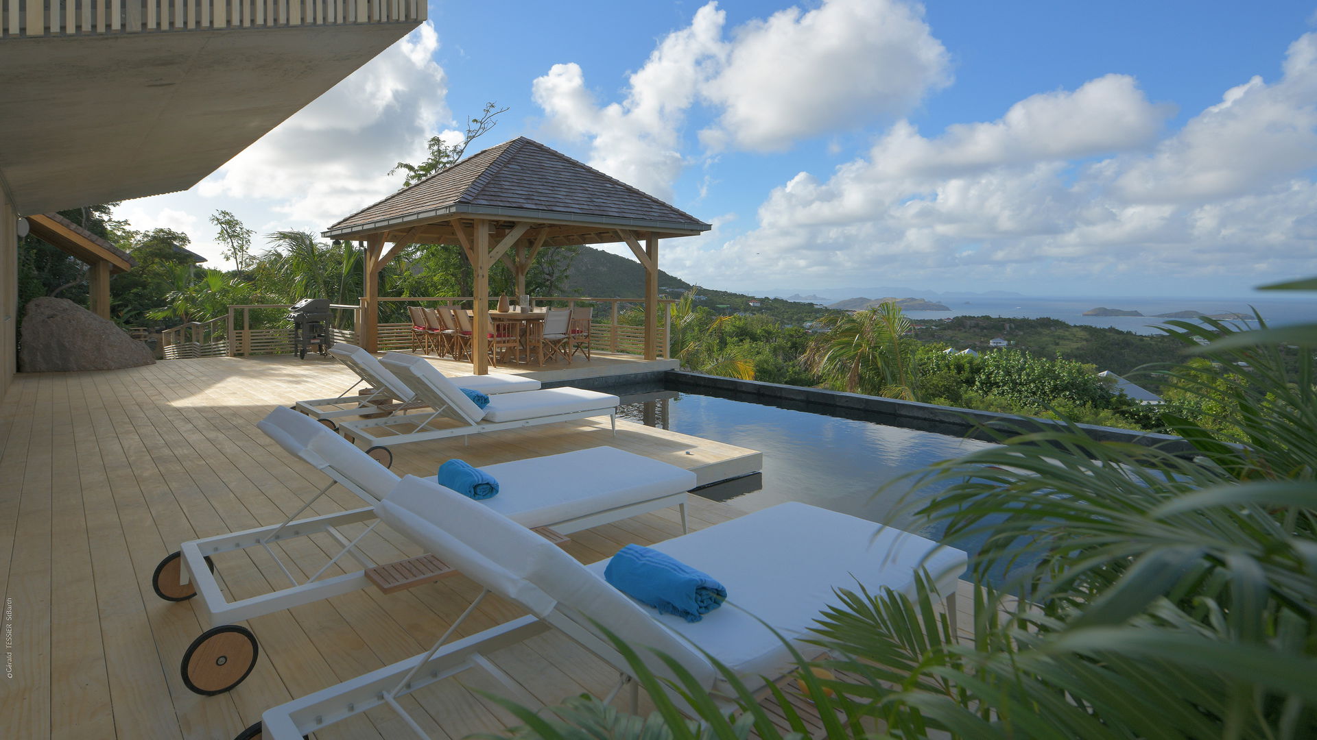 POOL & TERRACE