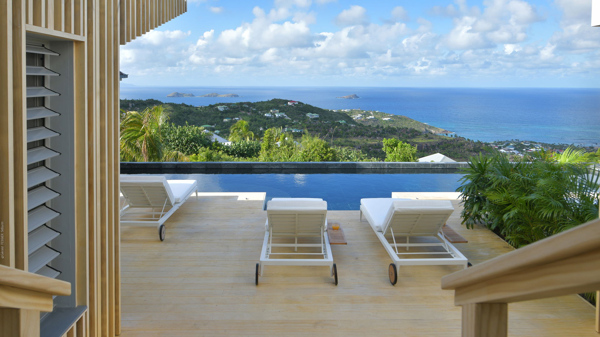 POOL & TERRACE