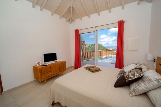 VILLA CYPRAEA BEDROOM1 2