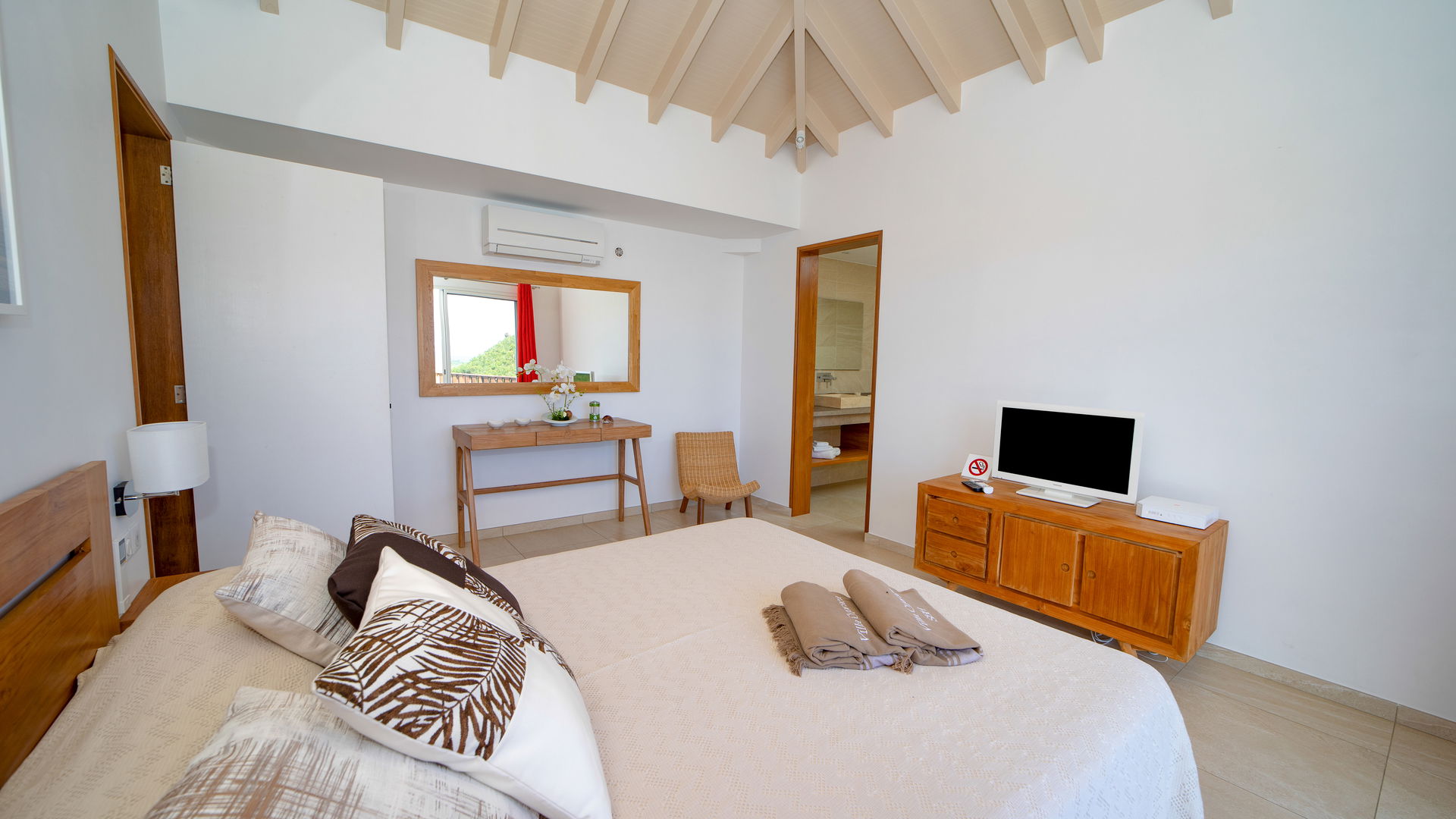 BEDROOM 1