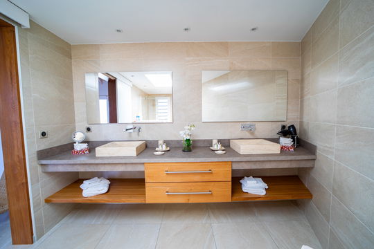 VILLA CYPRAEA BEDROOM1 6