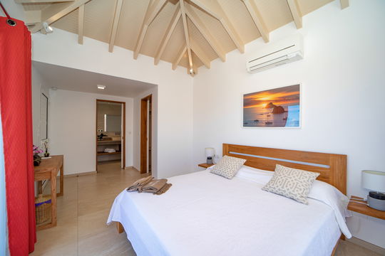 VILLA CYPRAEA BEDROOM2 4