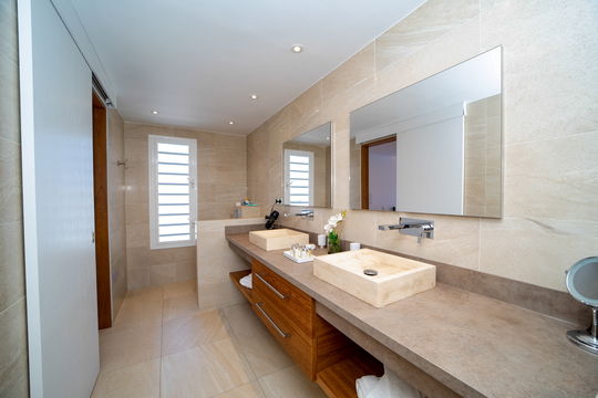 VILLA CYPRAEA BEDROOM2 7
