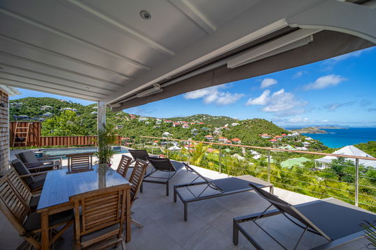 VILLA CYPRAEA KITCHEN & DINING AREA 5
