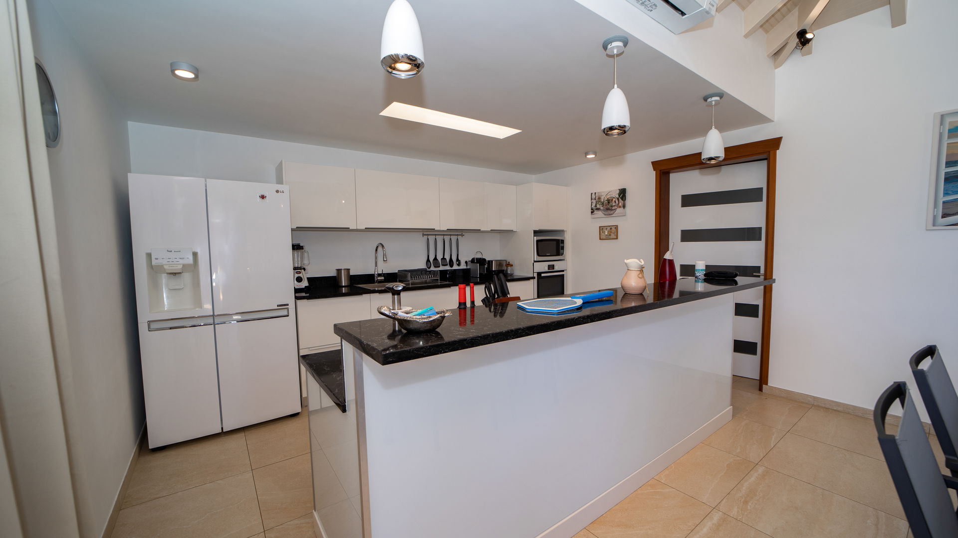 KITCHEN & DINING AREA