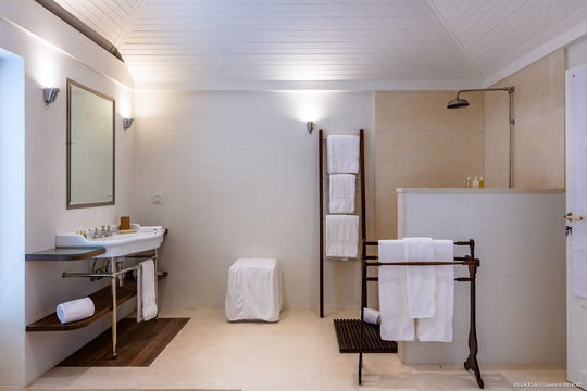 VILLA ELA BEDROOM1 4