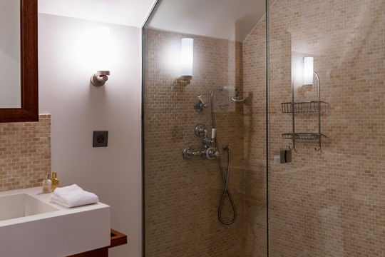 VILLA ELA BEDROOM7 2