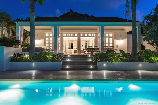 VILLA ELA BY NIGHT 1
