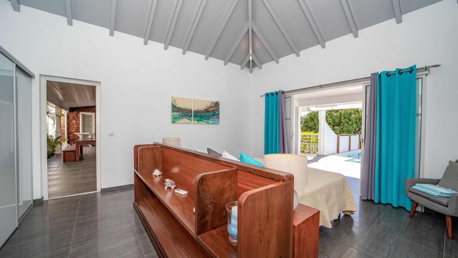 BEDROOM 2