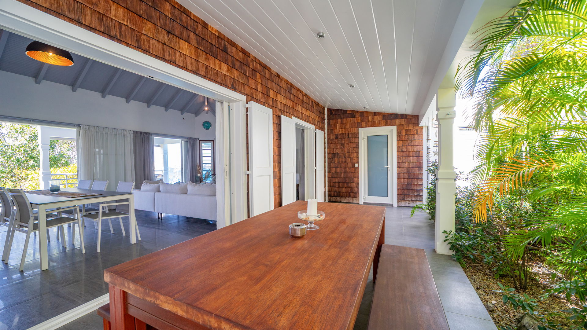 KITCHEN & DINING AREA
