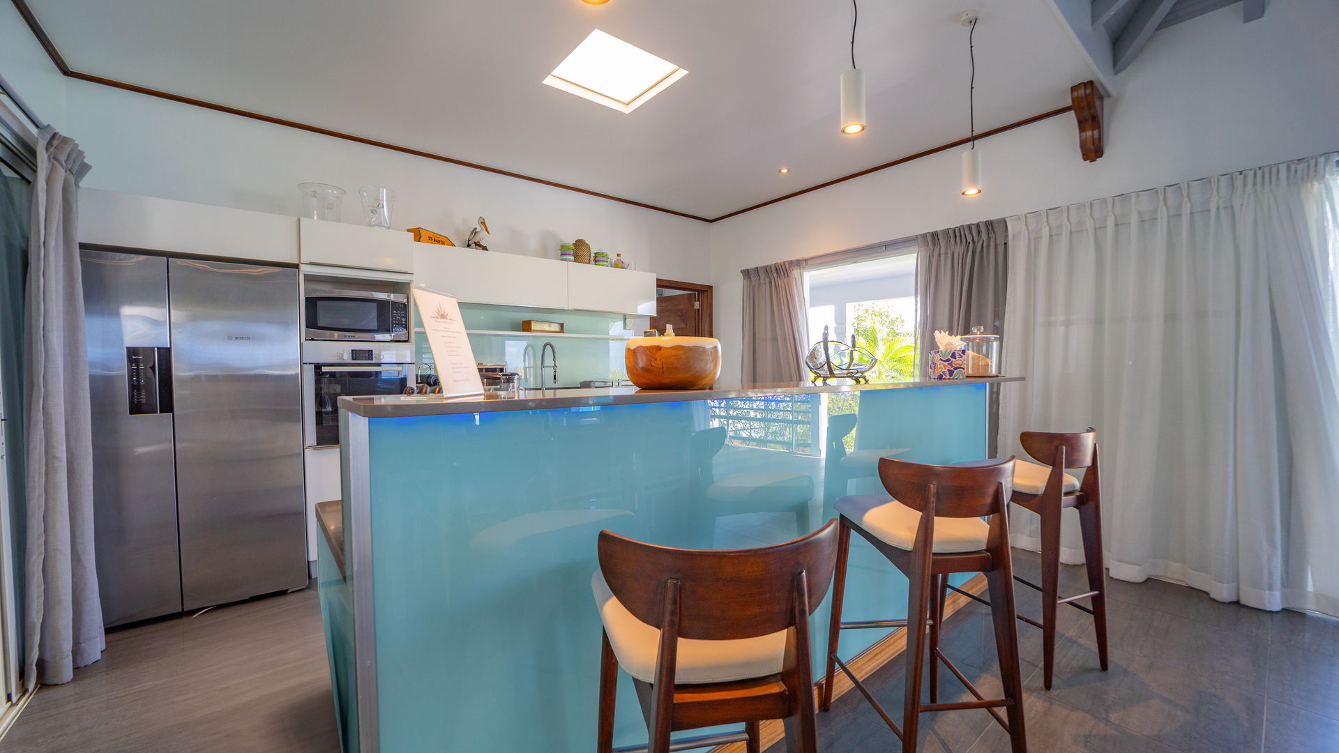 KITCHEN & DINING AREA