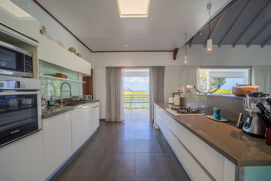 VILLA PLEASURE KITCHEN & DINING AREA 6