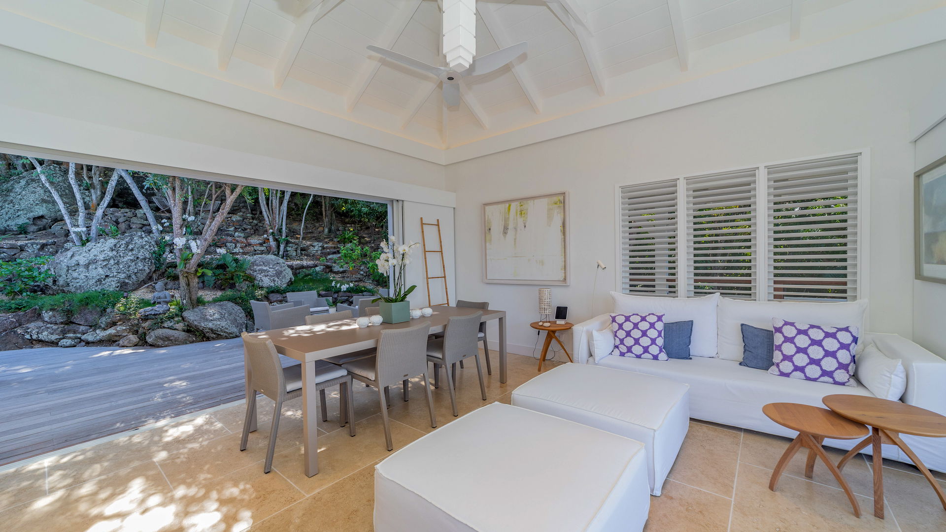 KITCHEN & DINING AREA