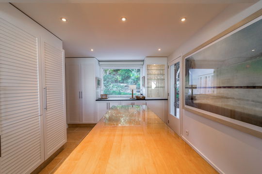 VILLA MARY KITCHEN & DINING AREA 11