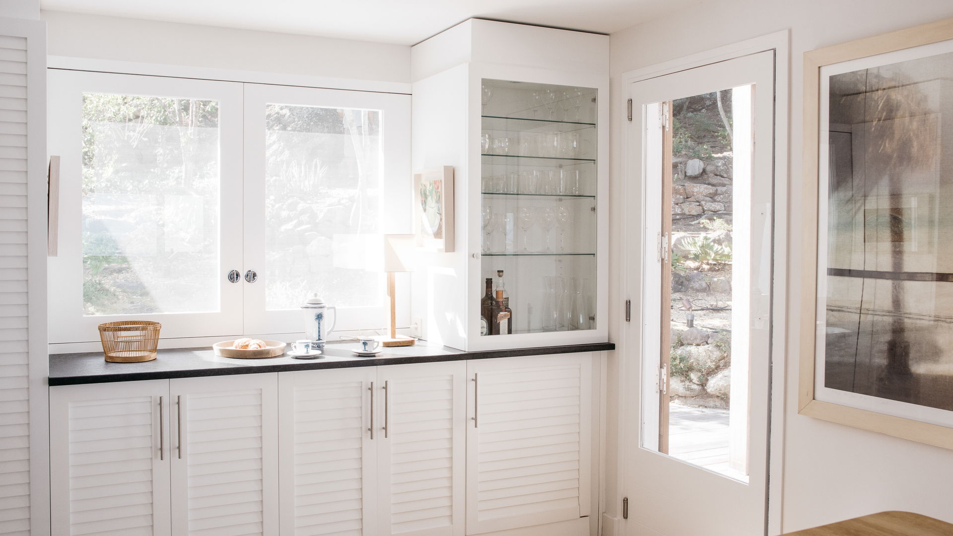 KITCHEN & DINING AREA