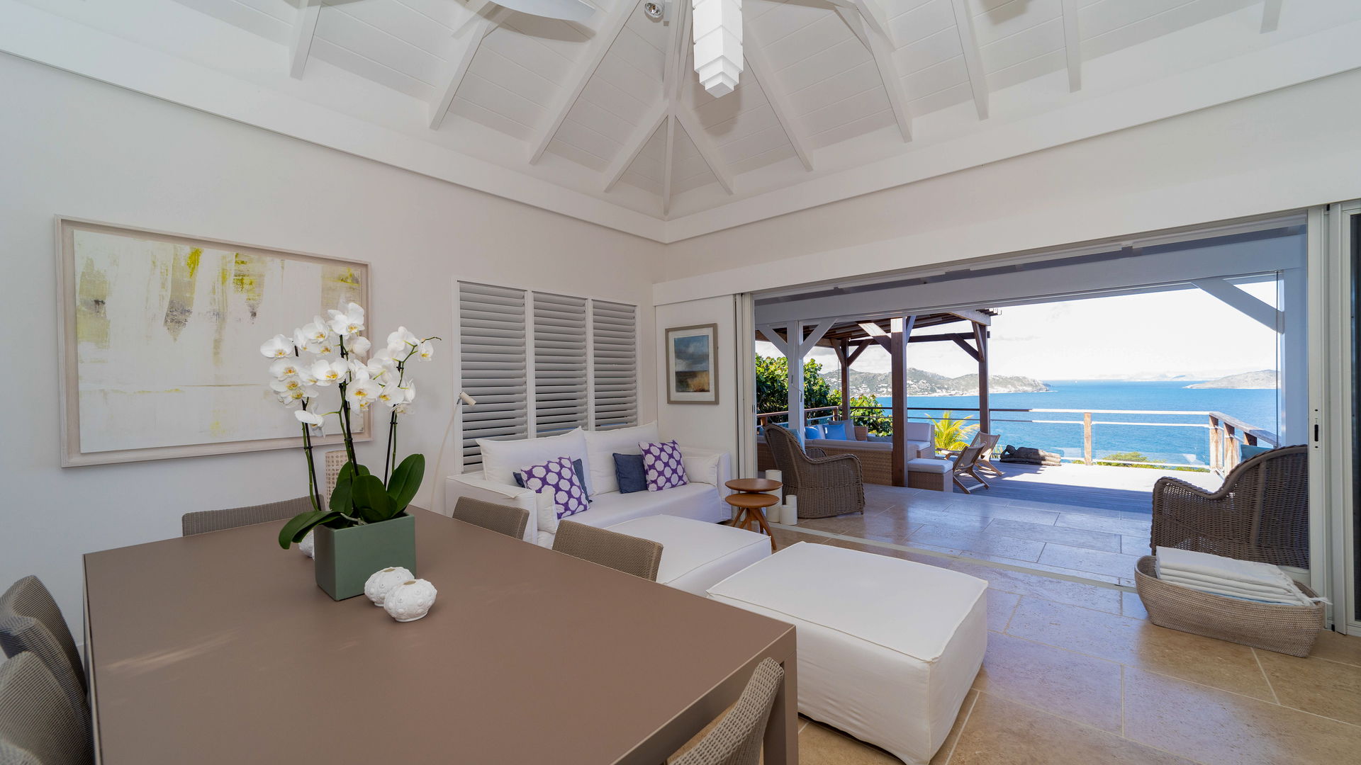 KITCHEN & DINING AREA