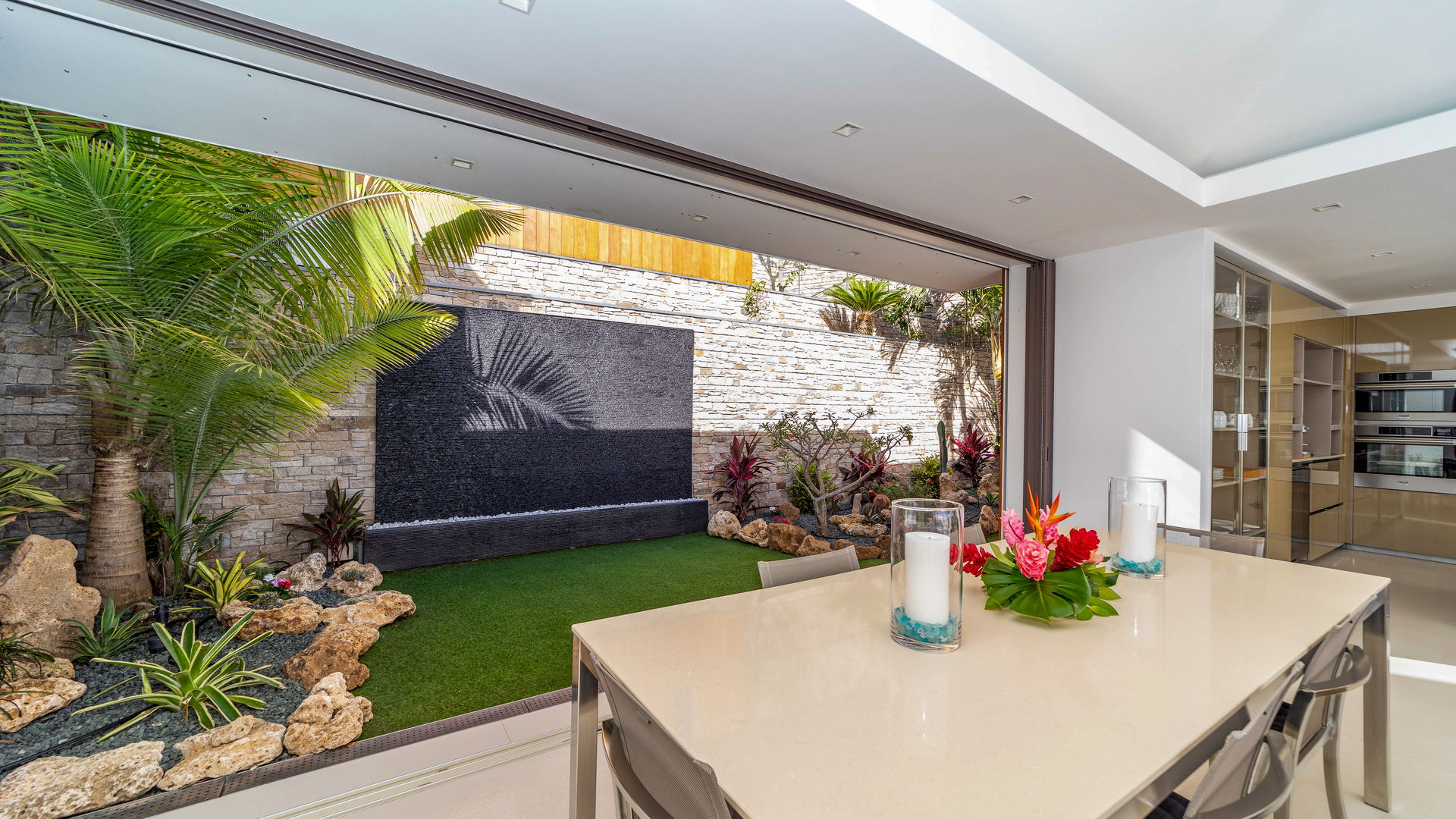 KITCHEN & DINING AREA