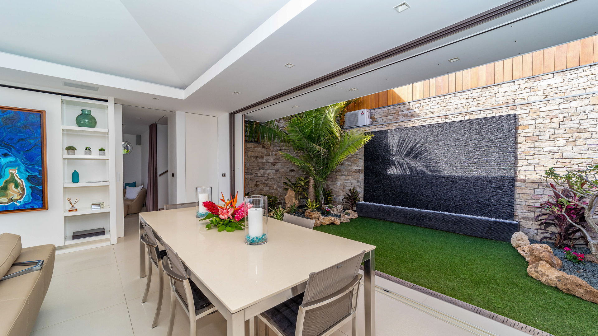 KITCHEN & DINING AREA
