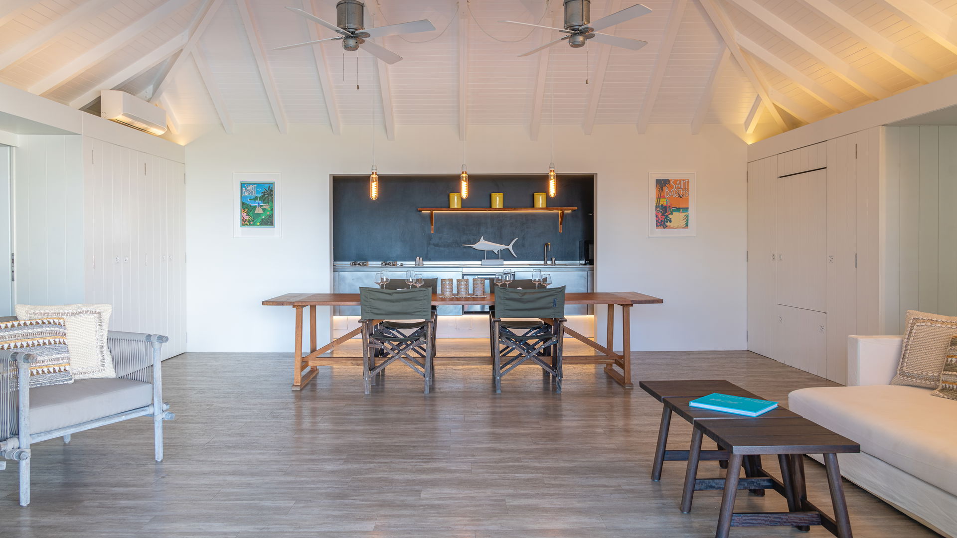 KITCHEN & DINING AREA
