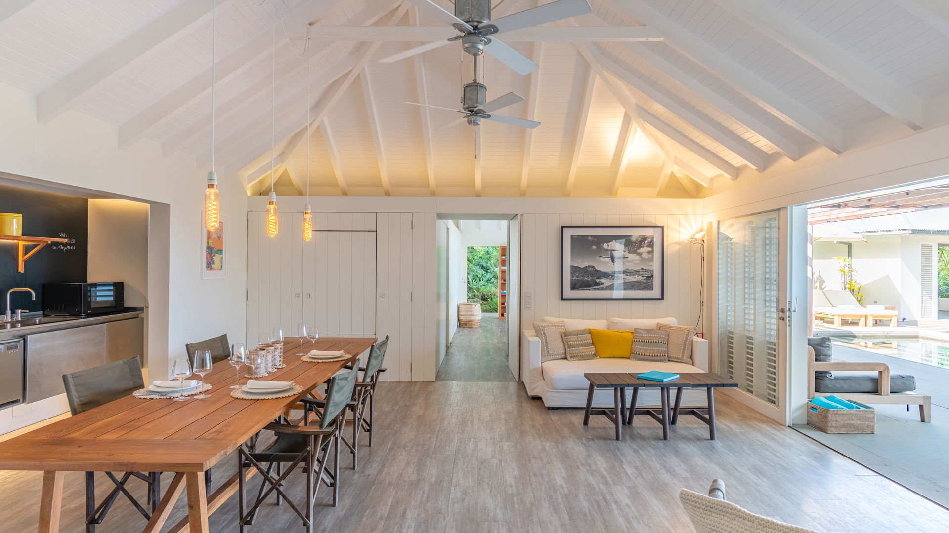 KITCHEN & DINING AREA