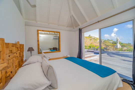 VILLA MADEMOISELLE BEDROOM1 2