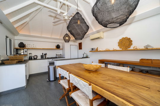 VILLA MADEMOISELLE KITCHEN & DINING AREA 2