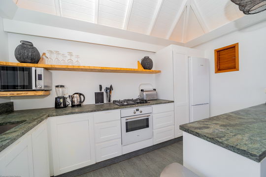 VILLA MADEMOISELLE KITCHEN & DINING AREA 5