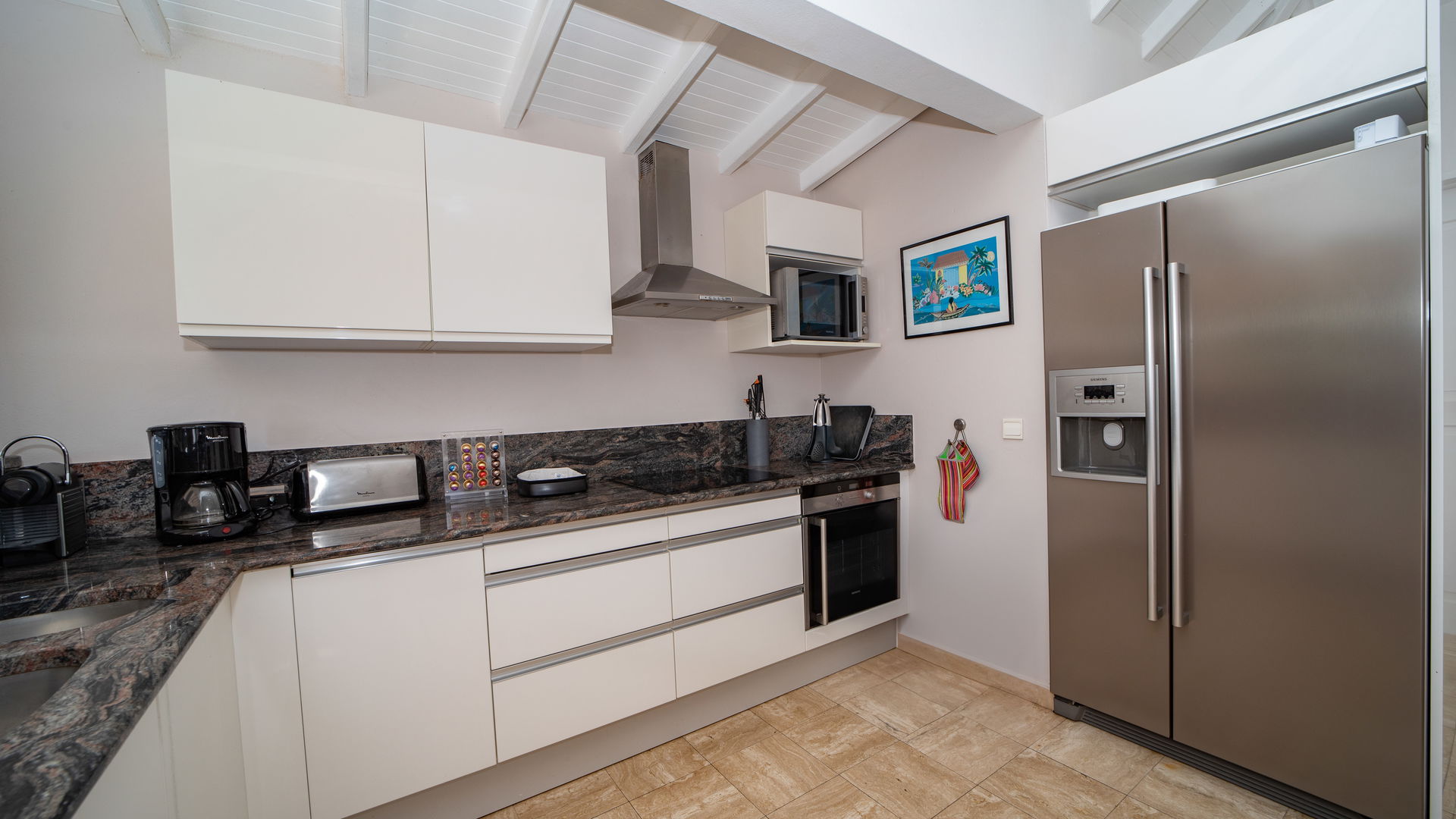 KITCHEN & DINING AREA