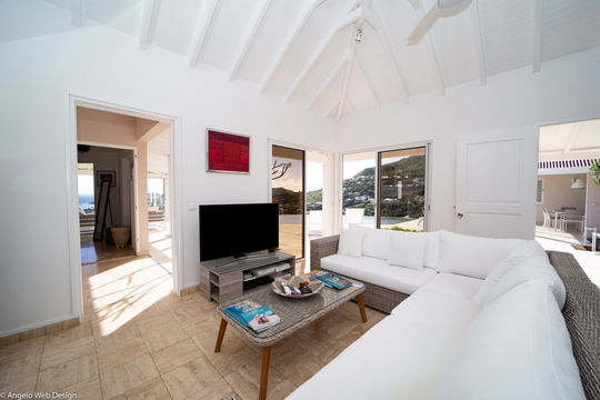 VILLA NOCEAN LIVING AREA 2
