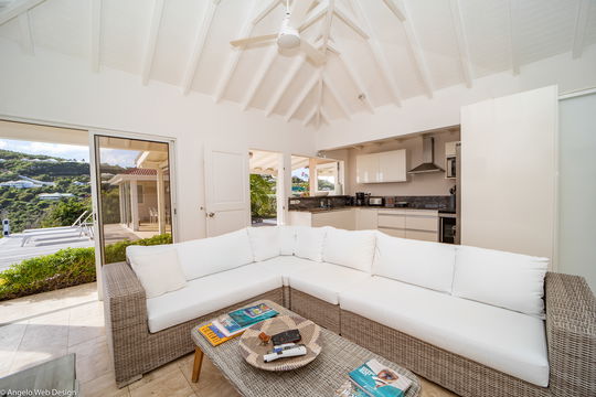 VILLA NOCEAN LIVING AREA 3
