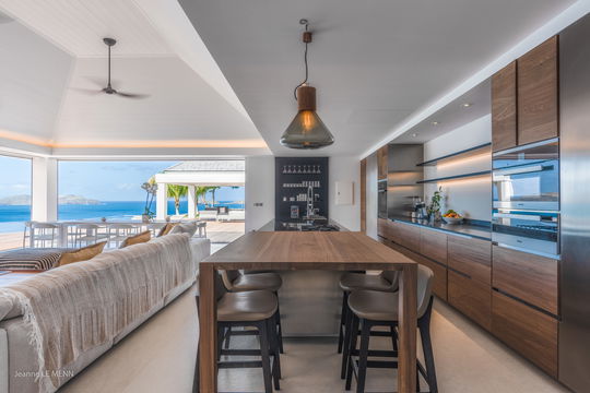 VILLA COCO DINING AREA & KITCHEN 2