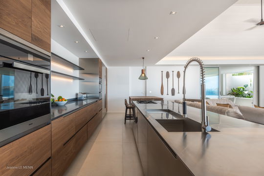 VILLA COCO DINING AREA & KITCHEN 3