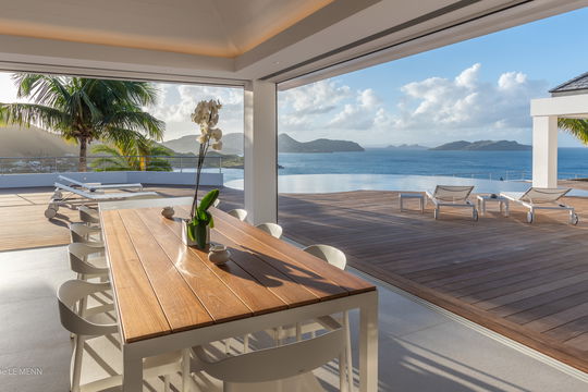 VILLA COCO DINING AREA & KITCHEN 4