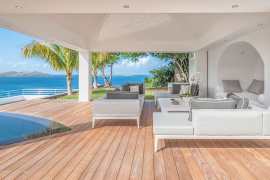 VILLA COCO OUTDOOR LOUNGE 1