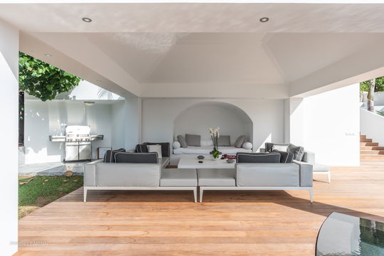 VILLA COCO OUTDOOR LOUNGE 3