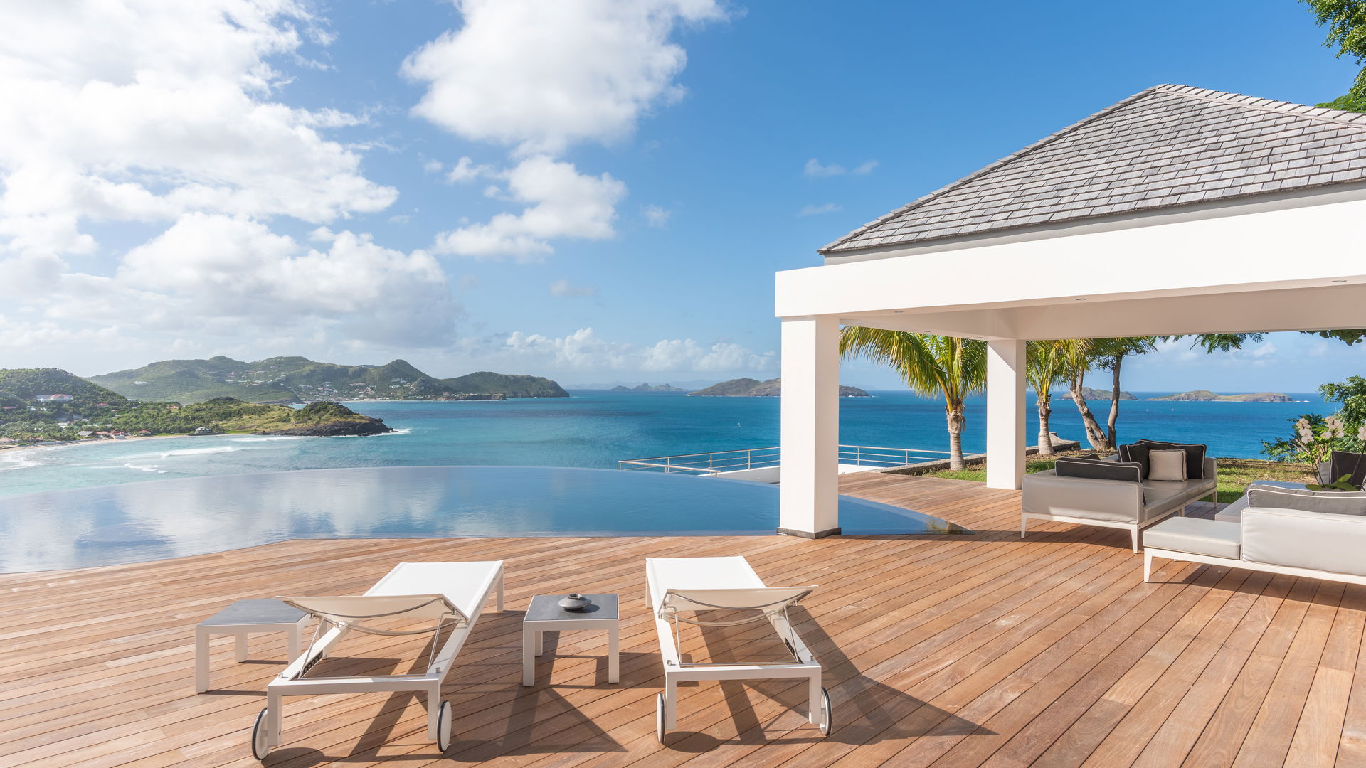 POOL & TERRACE