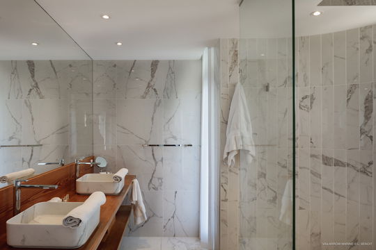 VILLA ARROW MARINE BEDROOM1 17