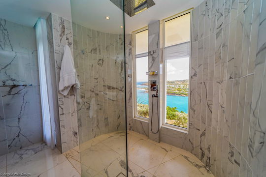 VILLA ARROW MARINE BEDROOM1 18