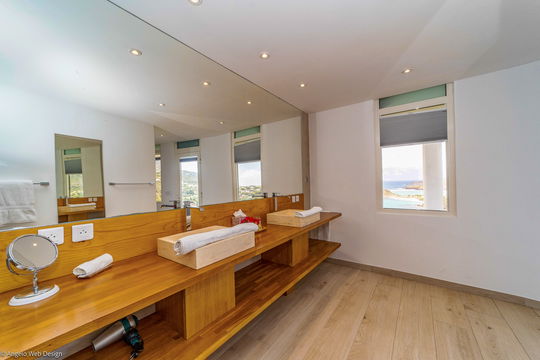 VILLA ARROW MARINE BEDROOM2 10