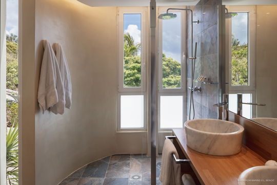 VILLA ARROW MARINE BEDROOM3 7