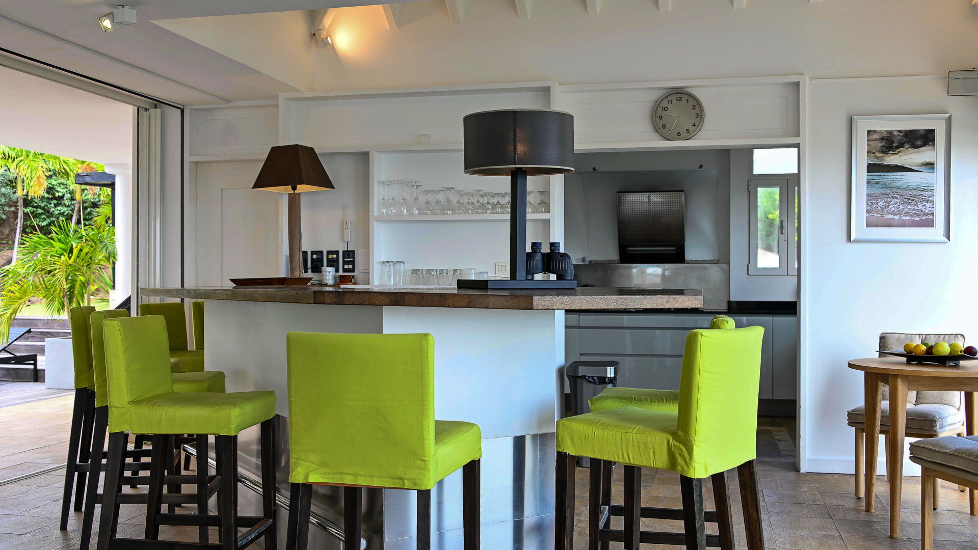 KITCHEN & DINING AREA