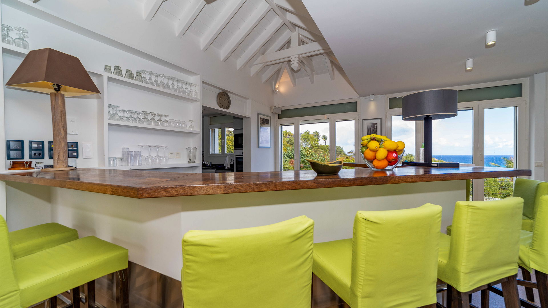 KITCHEN & DINING AREA