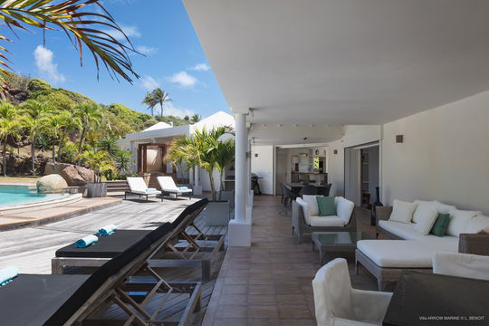 VILLA ARROW MARINE OUTDOOR LOUNGE AREA 1