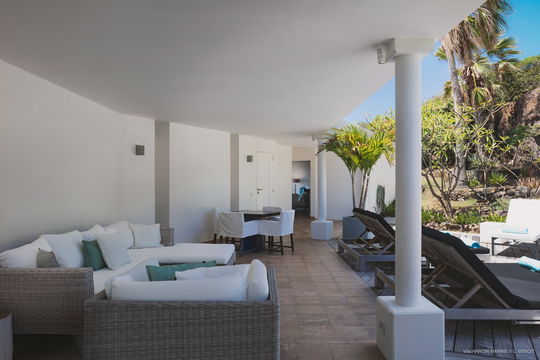 VILLA ARROW MARINE OUTDOOR LOUNGE AREA 2