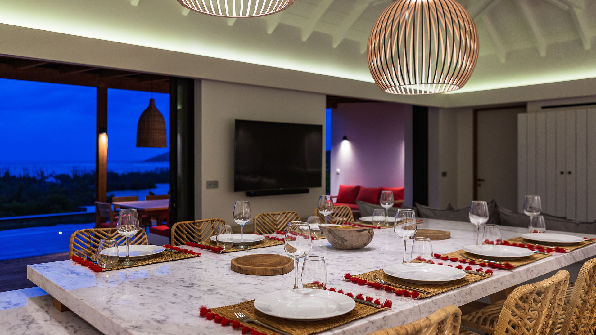 KITCHEN & DINING AREA