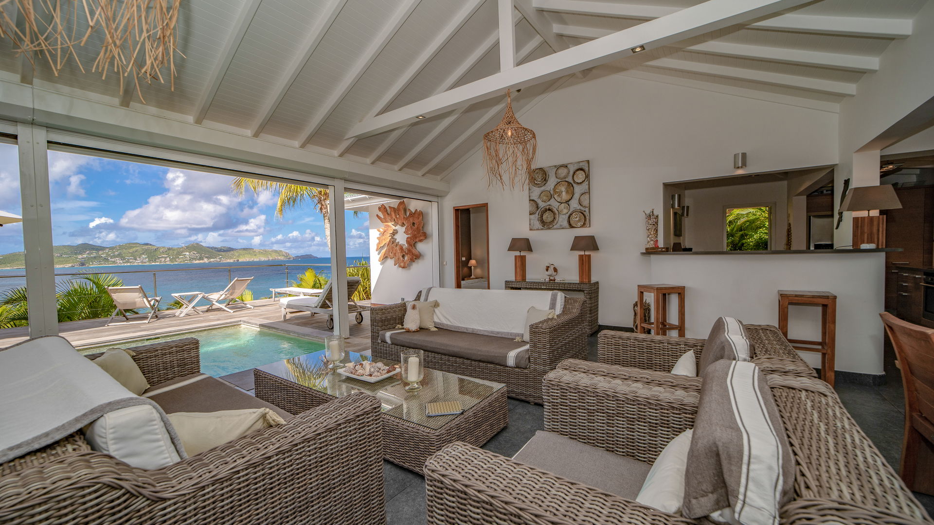 LIVING & DINING AREAS
