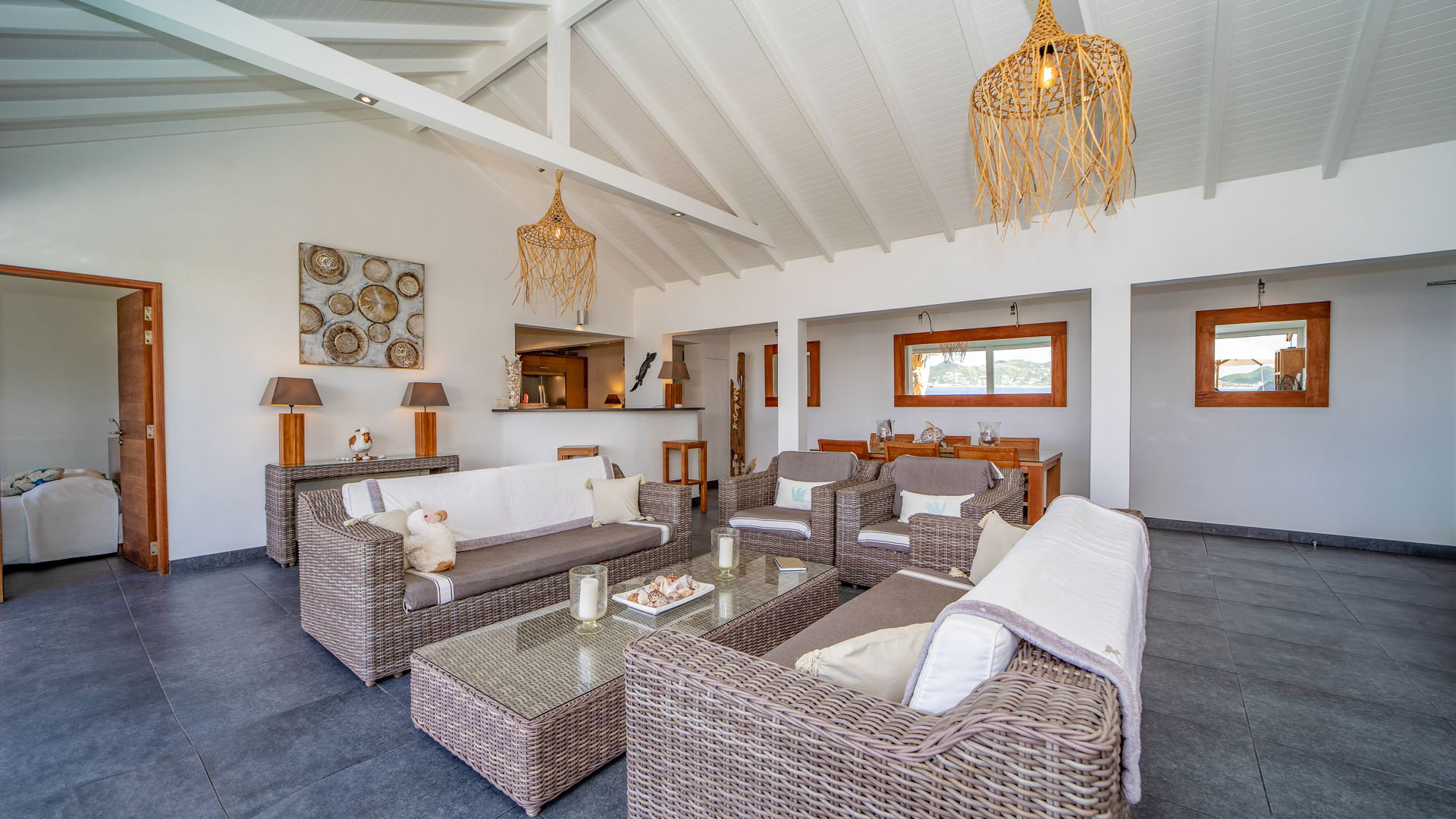 LIVING & DINING AREAS