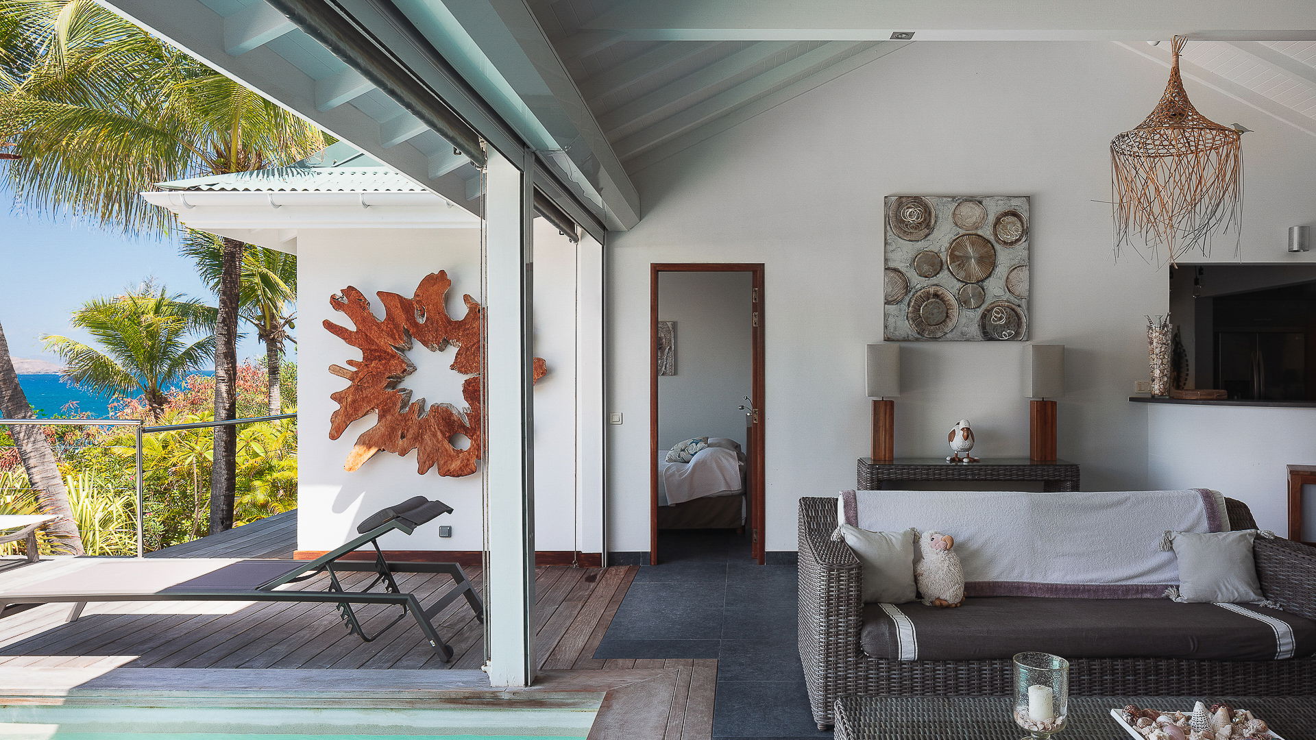 LIVING & DINING AREAS