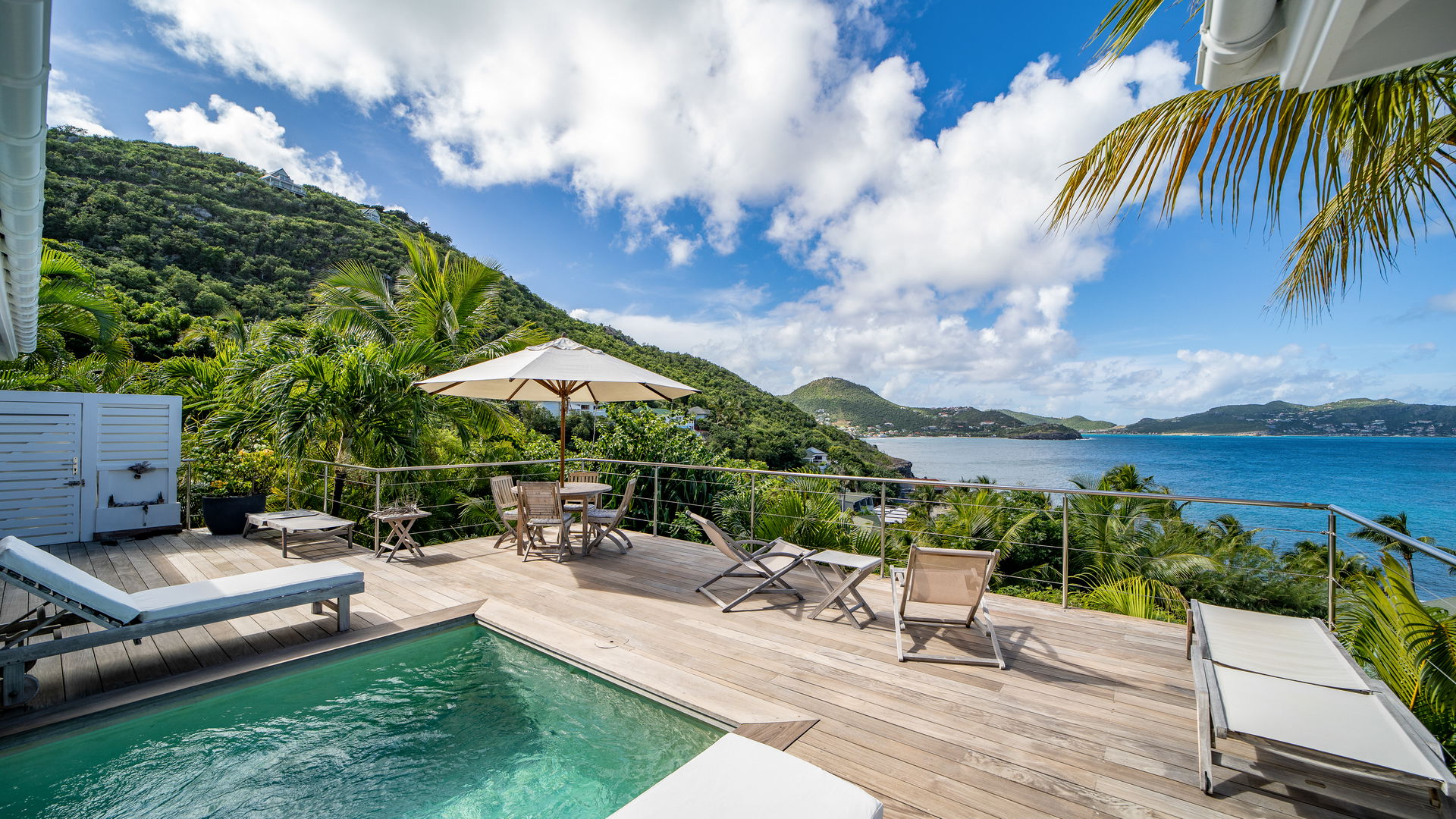 POOL & TERRACE