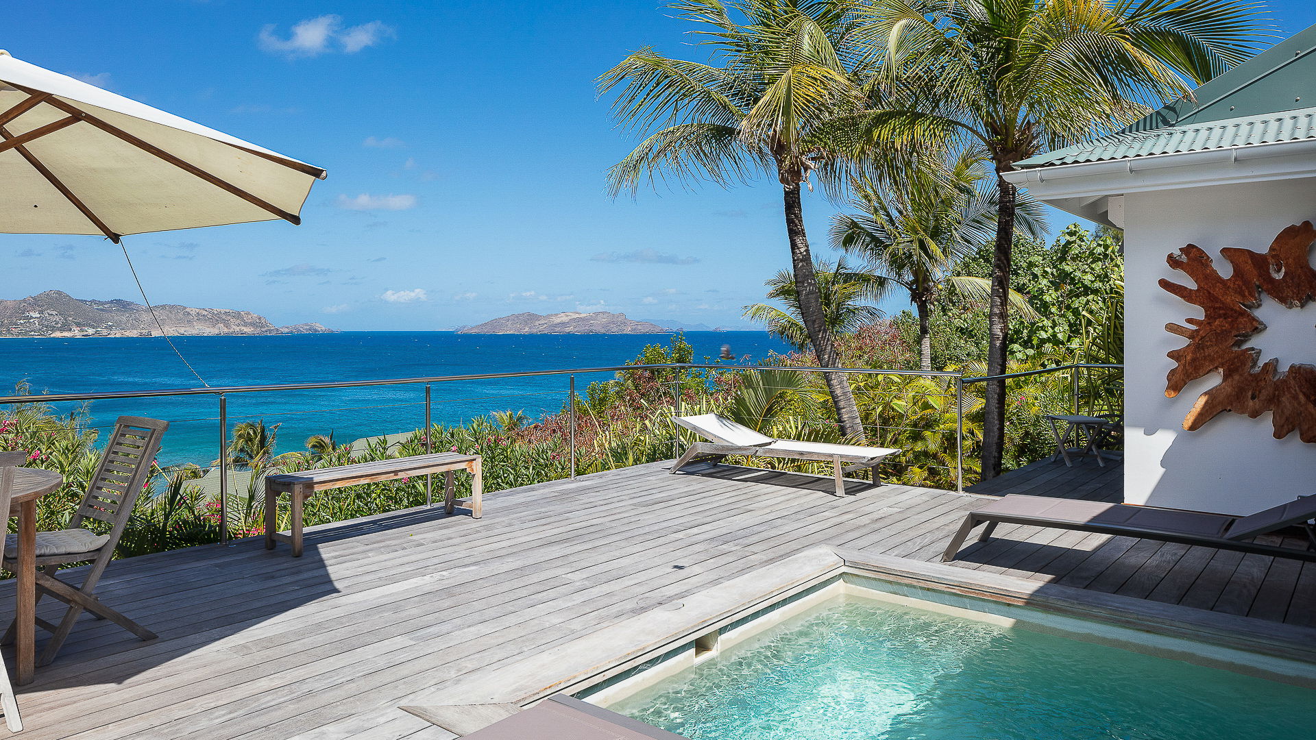 POOL & TERRACE